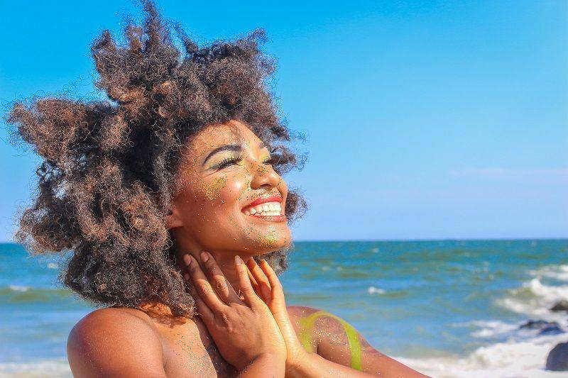 ilustrasi bahagia karena rezeqi yang berlimpah (pexels.com/nappy)