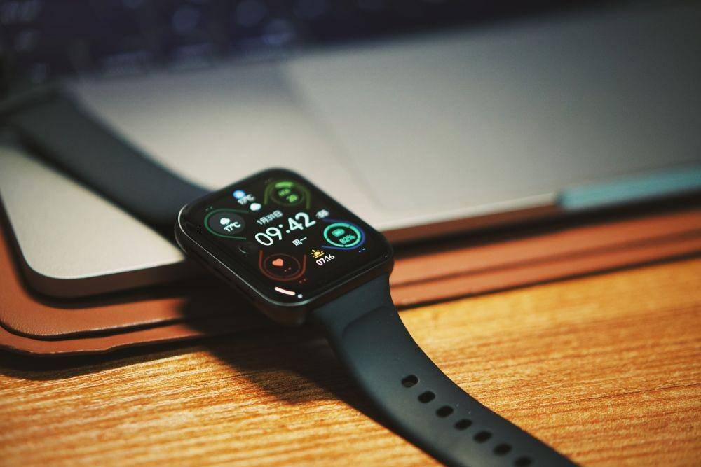 ilustrasi smartwatch (Unsplash/Shawn Rain)