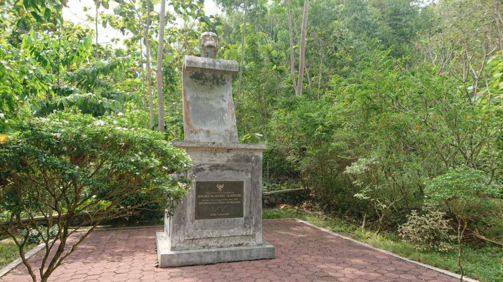 Monumen Homo Wajakensis di Desa Gamping, Camurdarat, Tulungagung. IDN Times/ Bramanta Pamungkas