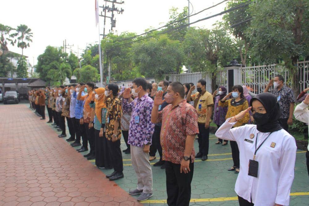 Petugas Kanwil Kemenkumham Jatim apel pengamanan lapas jelang Nataru, Minggu (11/12/2022). Dok. Kemenkumham Jatim.
