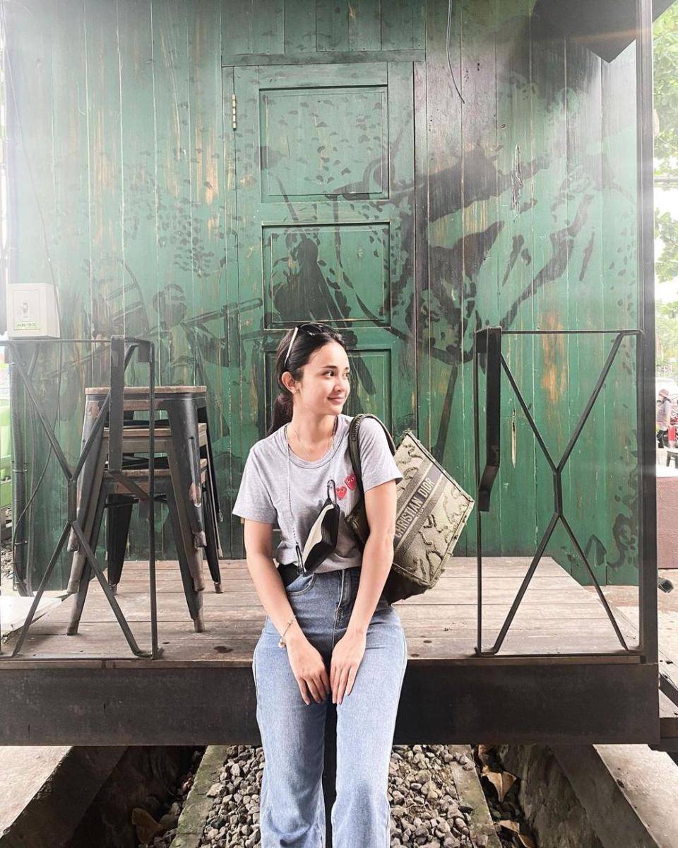 gaya OOTD kasual ala Michelle Ziudith (instagram.com/michelleziu)