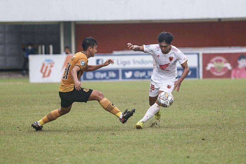 Potret pertandingan Bhayangkara FC vs PSM Makassar, Senin (12/12/2022). (Twitter/@PSM_Makassar).