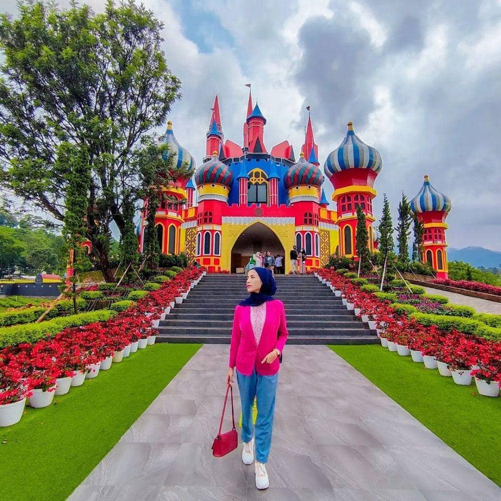 D'Castello, Subang (instagram.com/welaffhfiliaa)