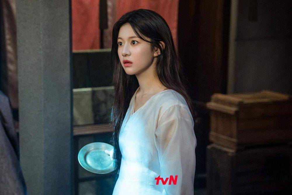 Go Yoon Jung di Alchemy of Souls: Light and Shadow (instagram.com/tvn_drama)