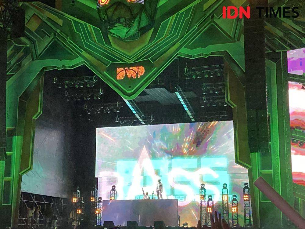 potret penampilan Yellow Claw di DWP 2022 (dok.IDN Times/Stephanie Risyana)