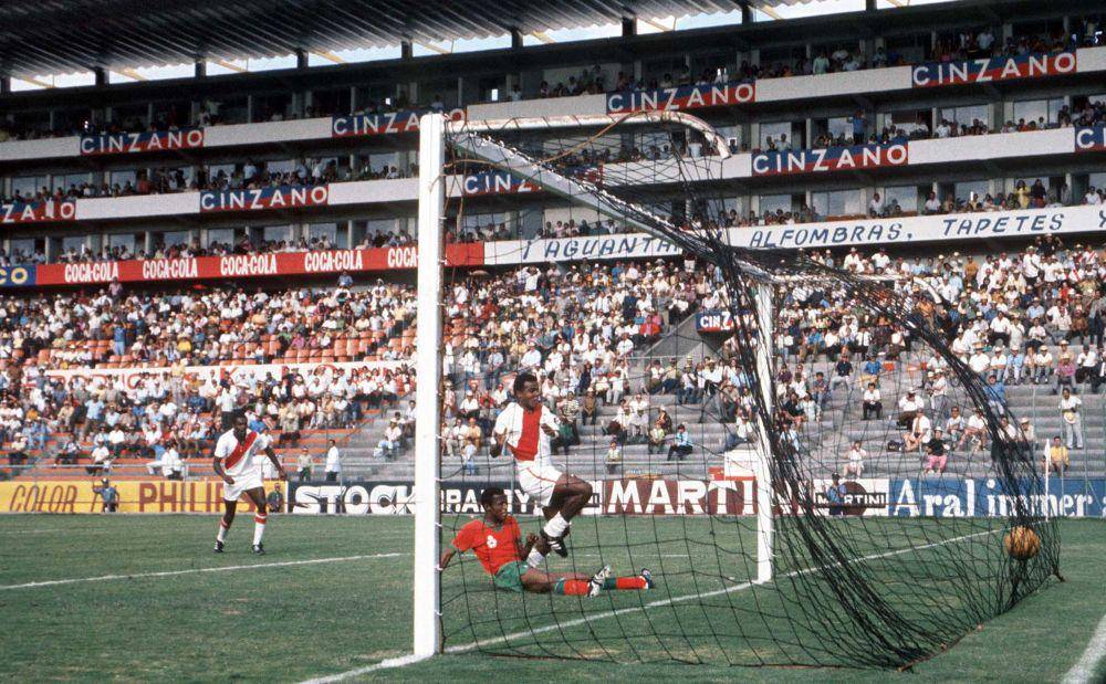 Maroko vs Peru di Piala Dunia 1970 (twitter.com/FIFAWorldCup)