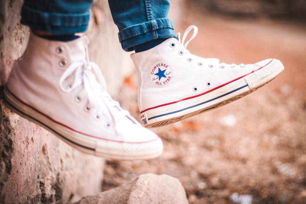 5 Cara Mengatasi Sepatu Kebesaran supaya Nyaman Dipakai, Cek Bro!