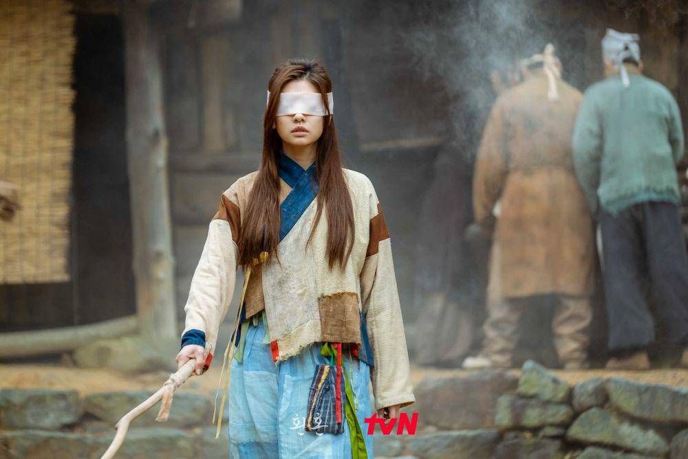 Jung So Min di Alchemy of Souls (dok. tvN/Alchemy of Souls)