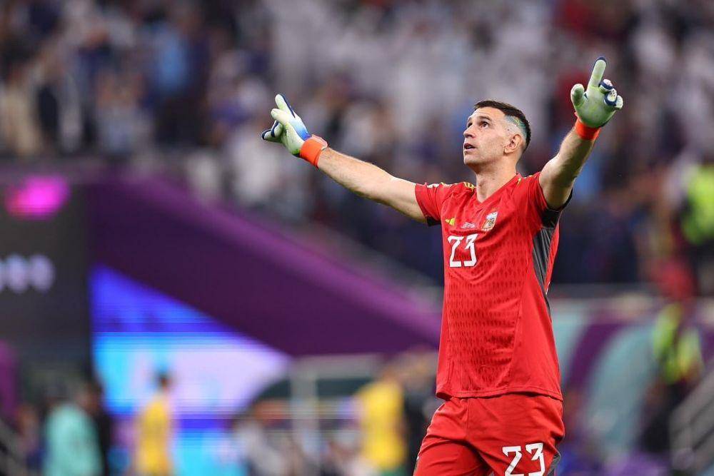 Emiliano Martinez (twitter.com/emimartinezz1)