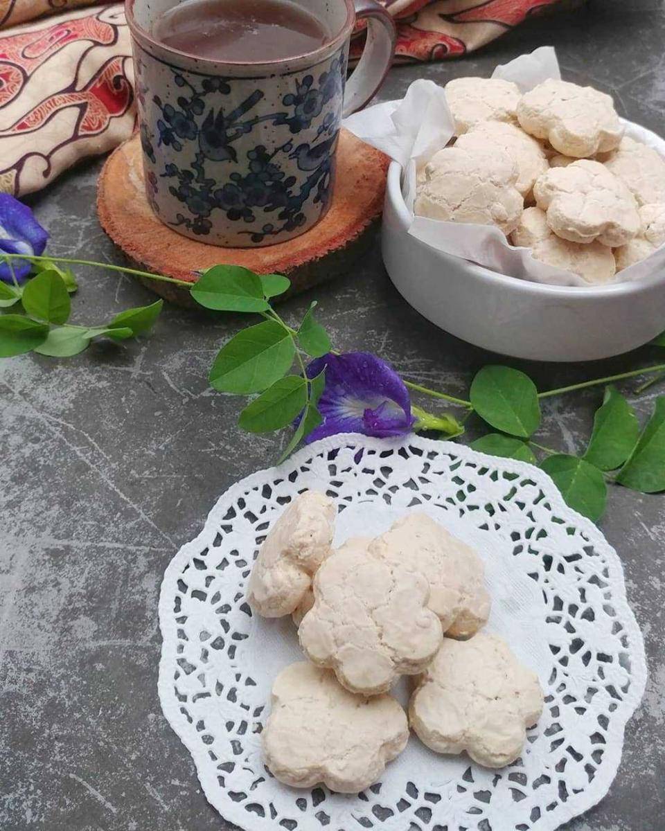 kue bagea (instagram.com/kiara_cookiesncakes)