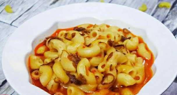 Makaroni Balado (instagram.com/aidiskitchen)