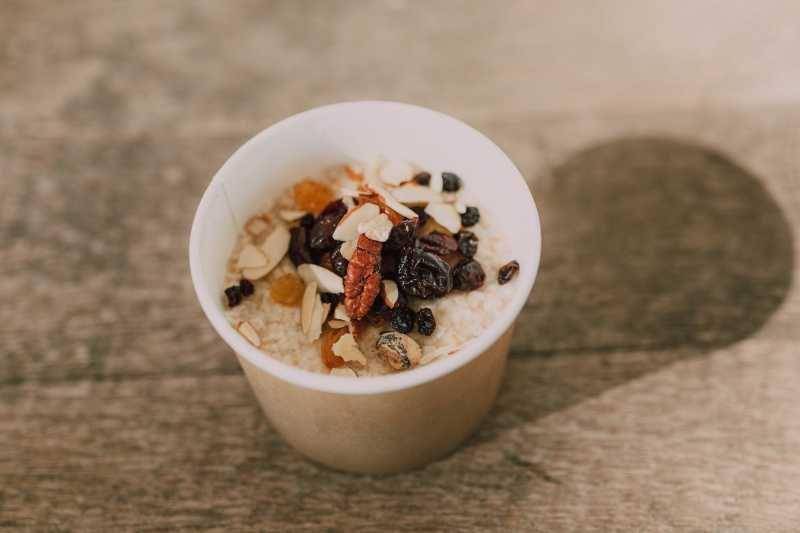 ilustrasi oatmeal (pexels.com/RODNAEProductions)