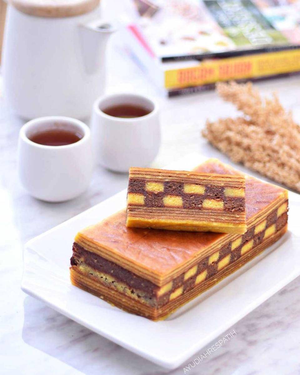 kue lapis legit (instagram.com/ayudiahrespatih)