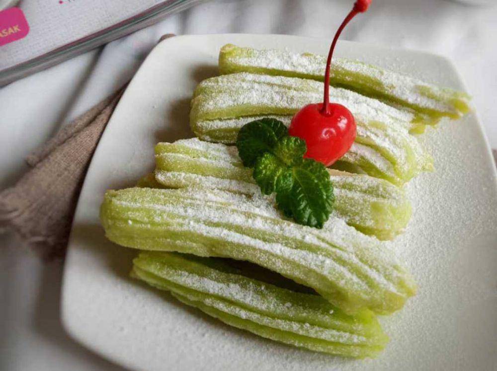 churros pandan (instagram.com/setia_dini91)