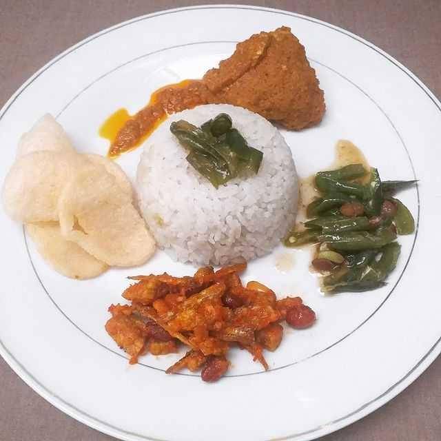 sajian nasi gurih aceh (instagram.com/pakjoel.mci9)
