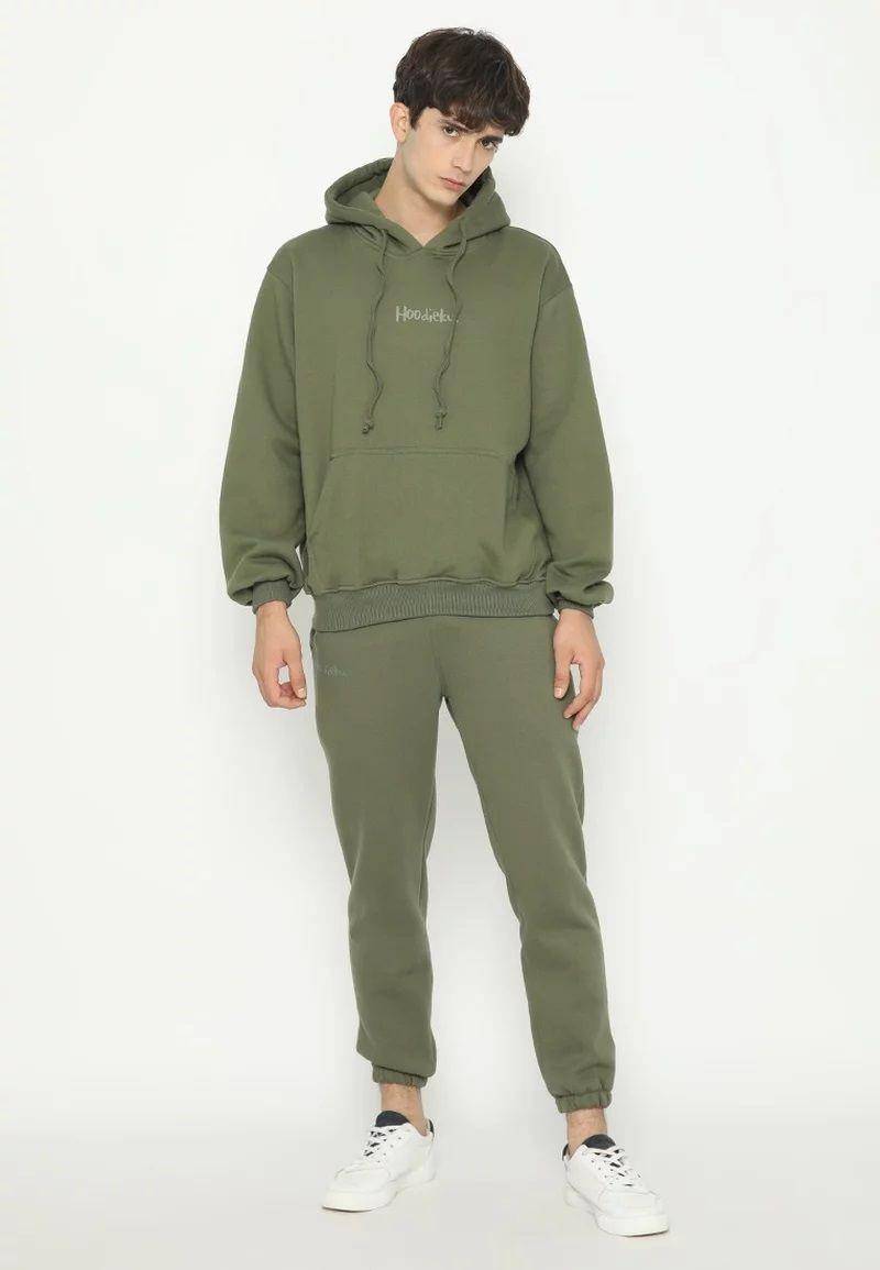 Celana jogger pria Hoodieku (hoodieku.com)