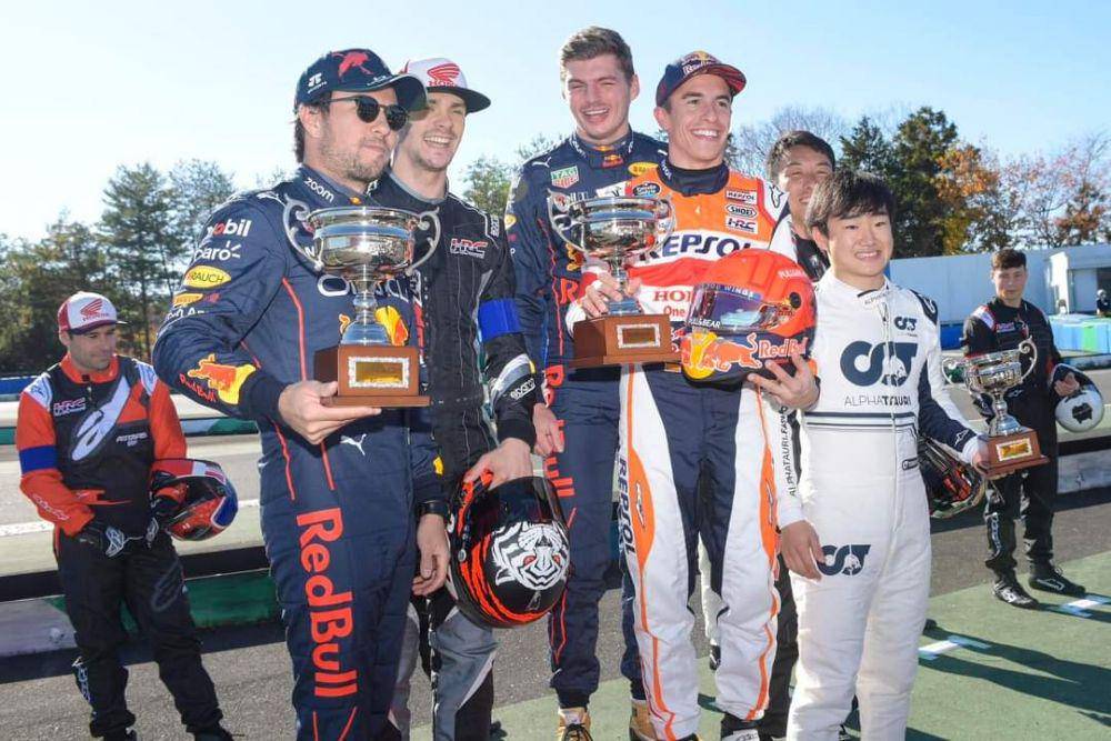 Marc Marquez dan Max Verstappen saat menangi balapan gokart dalam acara Honda Thanks Day. (twitter.com/MotocrossNews)