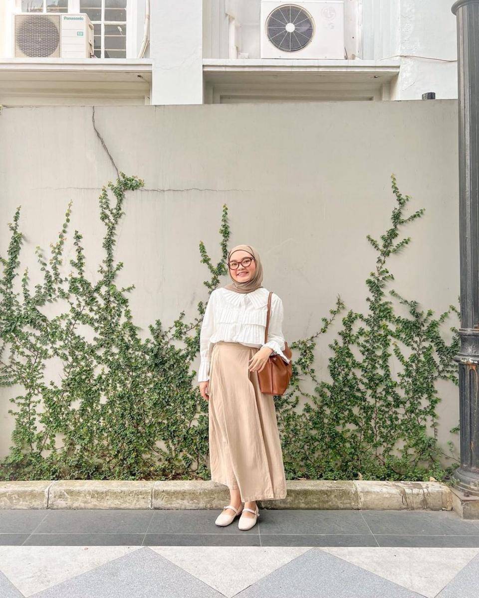 outfit hijab untuk first date (instagram.com/nadhilady)