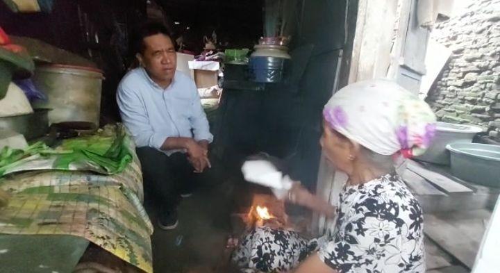 Anggota DPRD Surabaya Heran Ada Warga 20 Tahun Tanpa Listrik