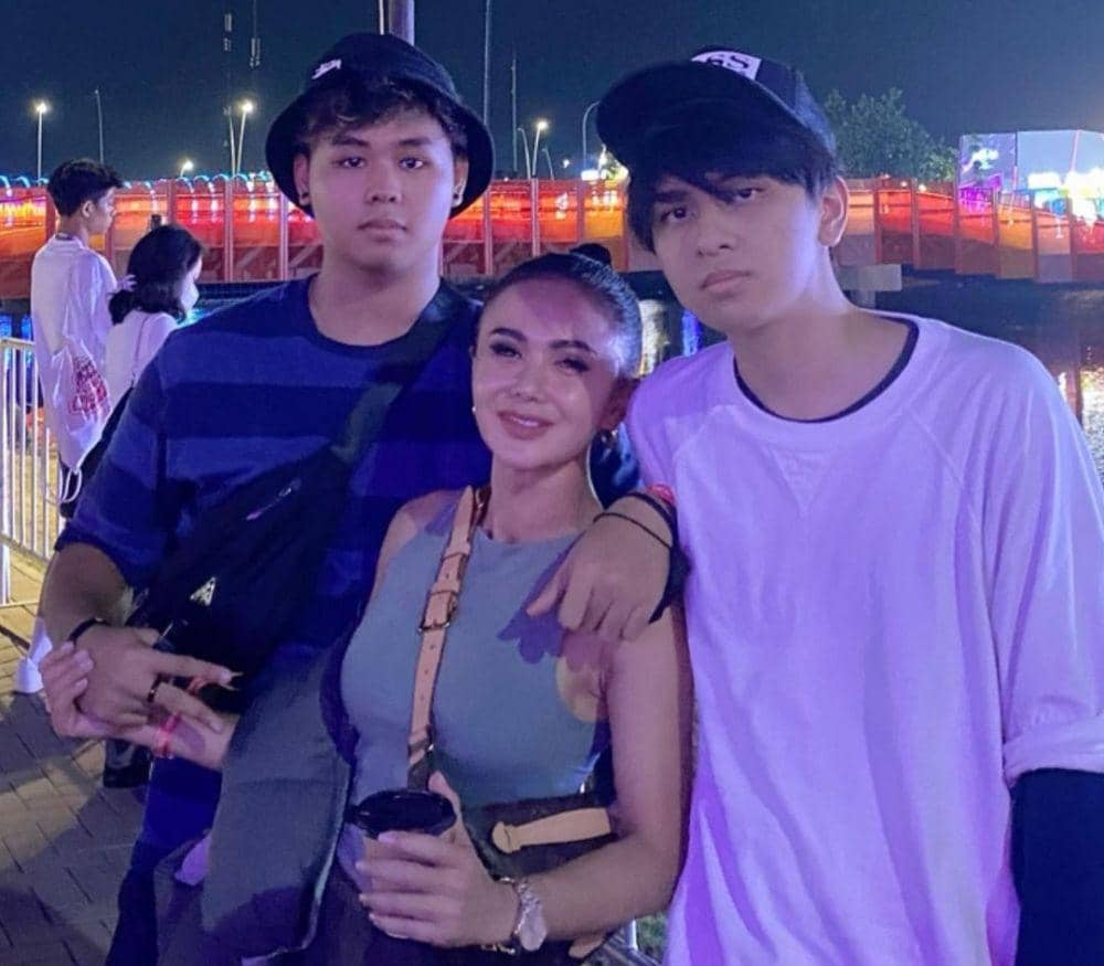 Yuni Shara bersama dua putranya (instagram.com/yunishara36)