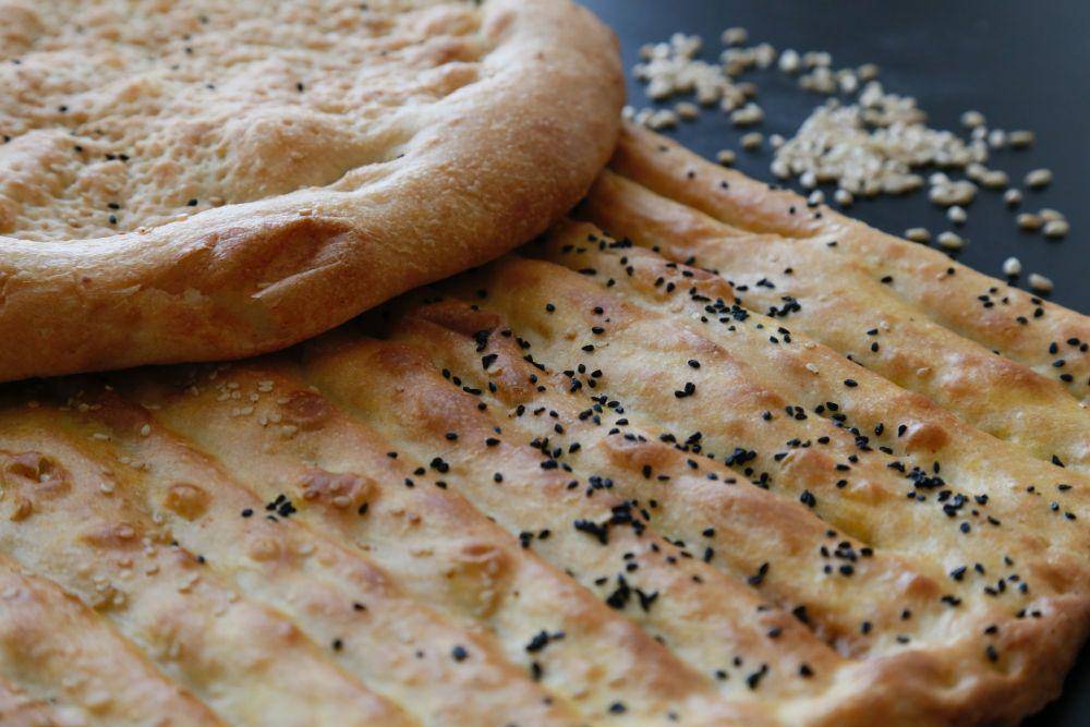 garlic naan (unsplash.com/Syed F Hashemi)