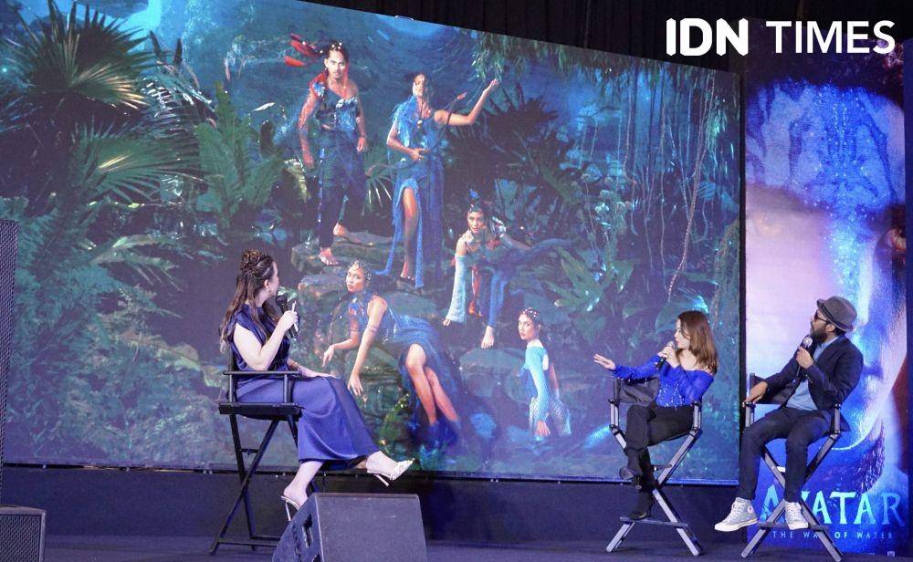 perilisan karya kolaborasi Avatar: The Way of Water dengan Yessica Ryani dan Alex Abbad pada Selasa (13/12/2022) (Dok. IDN Times/Elizabeth Chiquita)