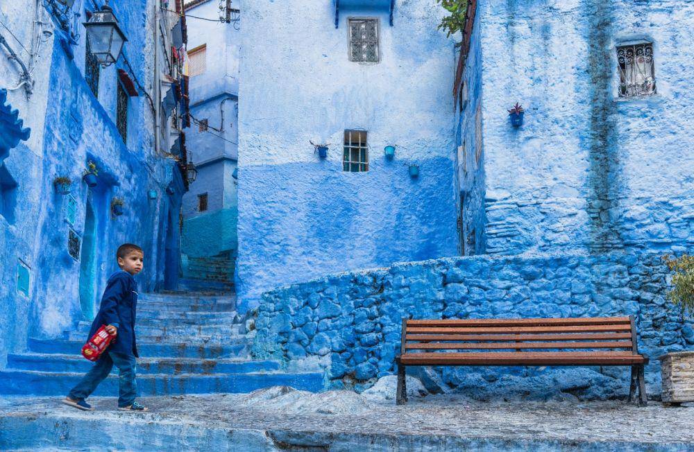 blue city (unsplash.com/miladalizadeh)