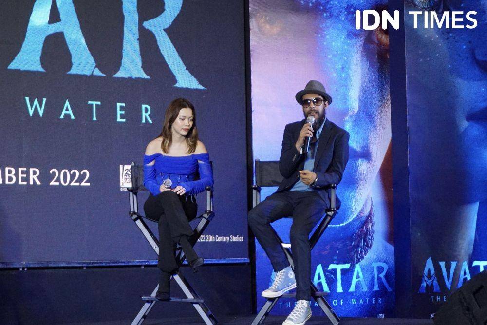 perilisan karya kolaborasi Avatar: The Way of Water dengan Yessica Ryani dan Alex Abbad pada Selasa (13/12/2022) (Dok. IDN Times/Elizabeth Chiquita)