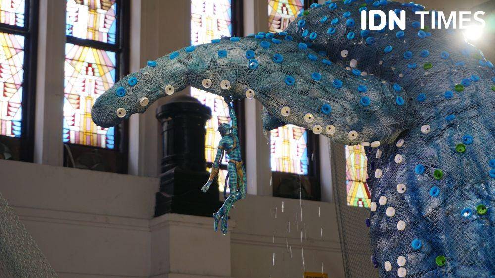 perilisan karya kolaborasi Avatar: The Way of Water dengan Yessica Ryani dan Alex Abbad pada Selasa (13/12/2022) (Dok. IDN Times/Elizabeth Chiquita)