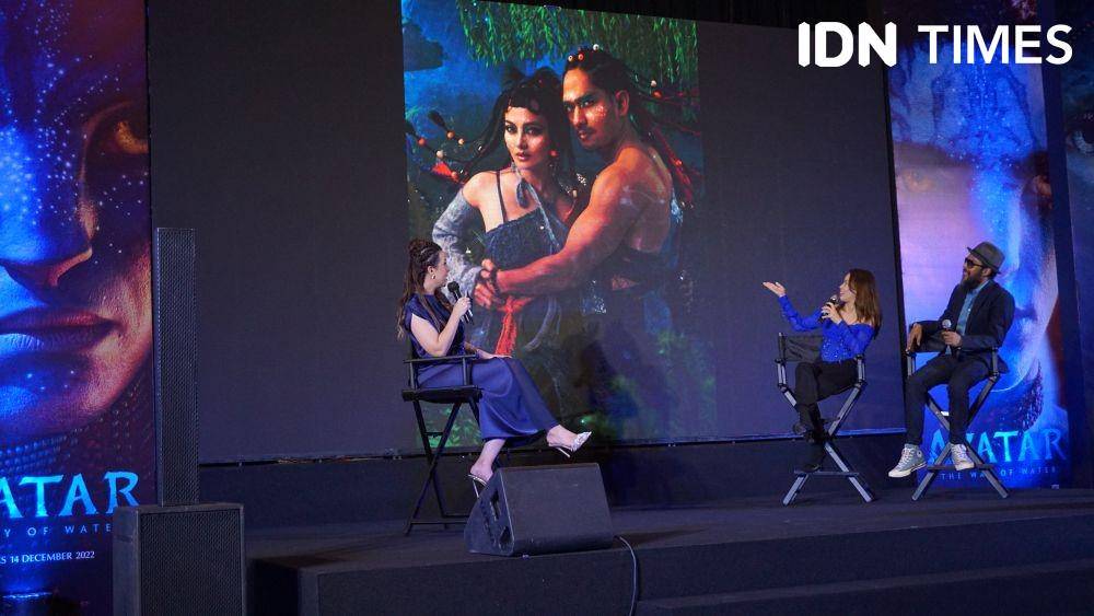 perilisan karya kolaborasi Avatar: The Way of Water dengan Yessica Ryani dan Alex Abbad pada Selasa (13/12/2022) (Dok. IDN Times/Elizabeth Chiquita)
