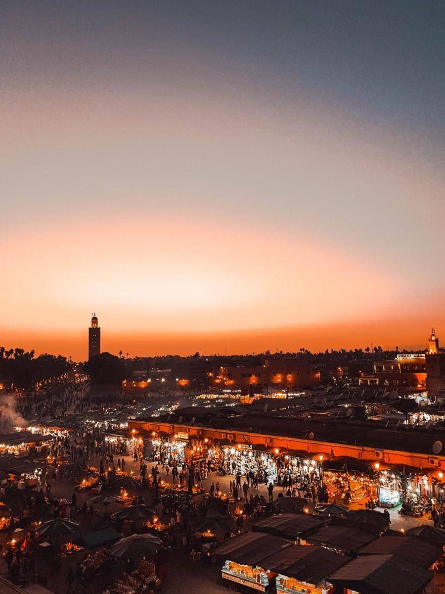 pusat kota Marakesh (unsplash.com/miltiadisfragkidis)
