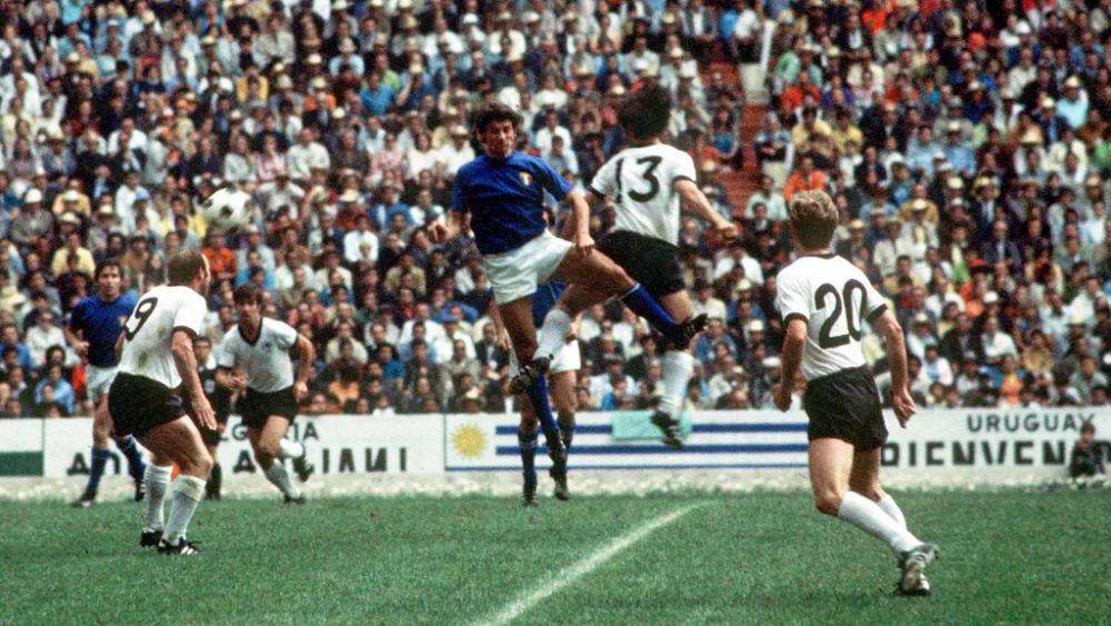 Italia melawan Jerman Barat pada semifinal Piala Dunia 1970 (fifa.com)
