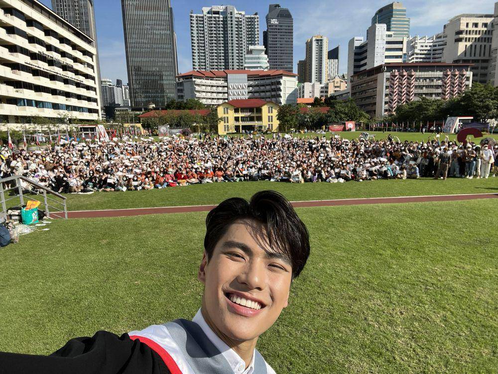 potret wisuda Ohm Pawat (twitter.com/ohmpawatt)