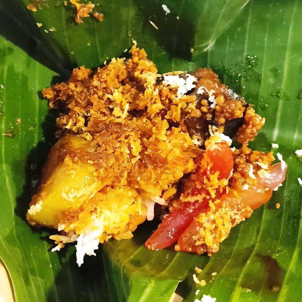 Lopis Mbah Satinem (instagram.com/traveleatwithnat)