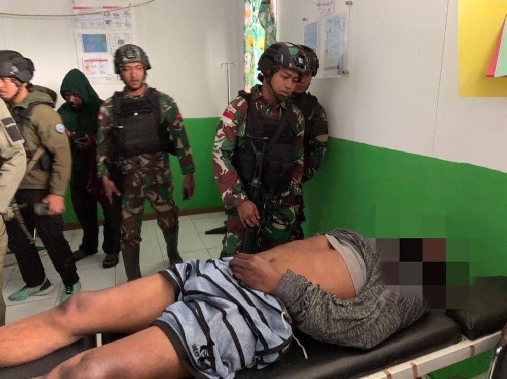 Korban saat dievakuasi ke Puskesmas Sinak, IDN Times/ Istimewa
