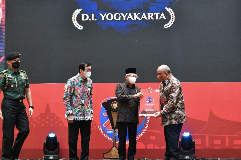 Gubernur DIY Raih Penghargaan Pembina Daerah Peduli HAM