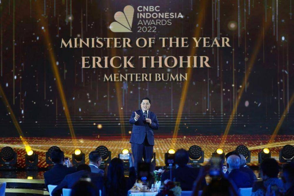 Erick Thohir raih penghargaan Minister of The Year dari CNBC Indonesia. (dok. Kementerian BUMN)