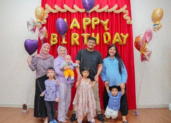 Wali Kota Medan Bobby Nasution dan keluarganya (Instagram @ayangkahiyang)