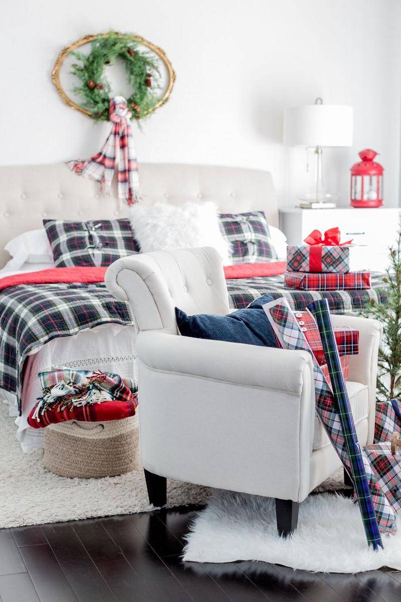 potret dekorasi natal untuk kamar tidur (countryliving.com)