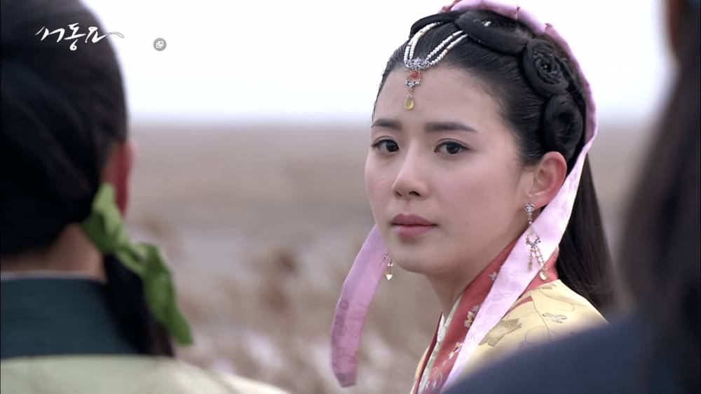Lee Bo Young di drama Song of the Prince (youtube.com/역사극채널CNTV)