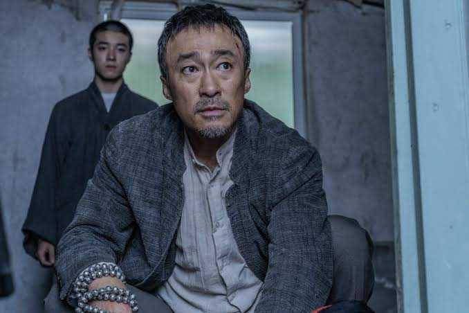 Lee Sung Min di The 8th Night. (culturemixonline)