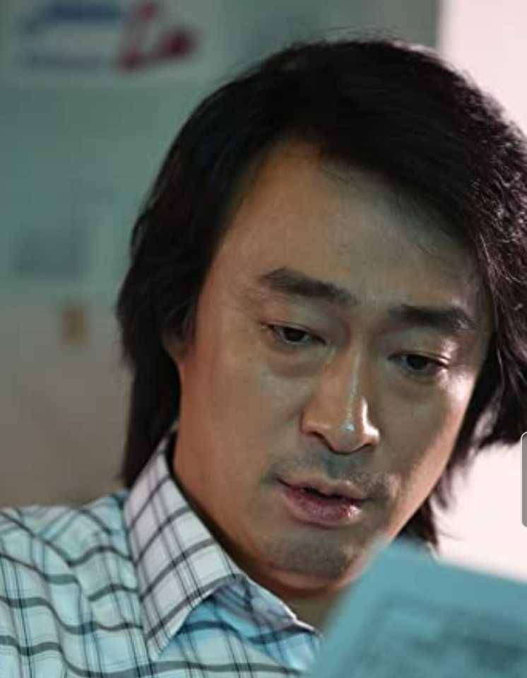 Lee Sung Min di The Attorney. (IMDb)