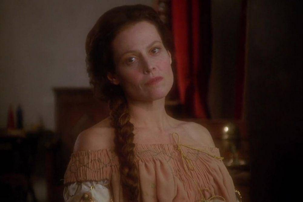 Sigourney Weaver dalam film Snow White: A Tale of Terror (dok. Gramercy Pictures/Snow White: A Tale of Terror)