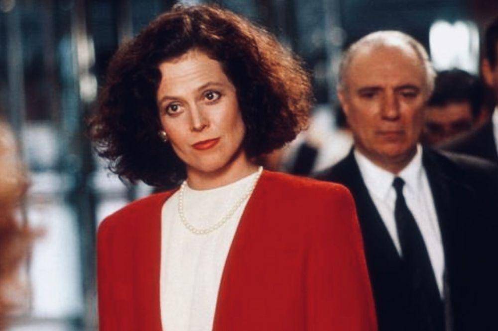 Sigourney Weaver dalam film Working Girl (dok. 20th Century Studios/Working Girl)