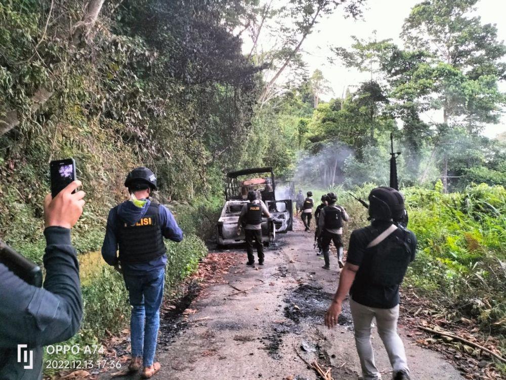 KKB Berondong Pasukan Polri dengan Tembakan dan Bom Molotov di Papua
