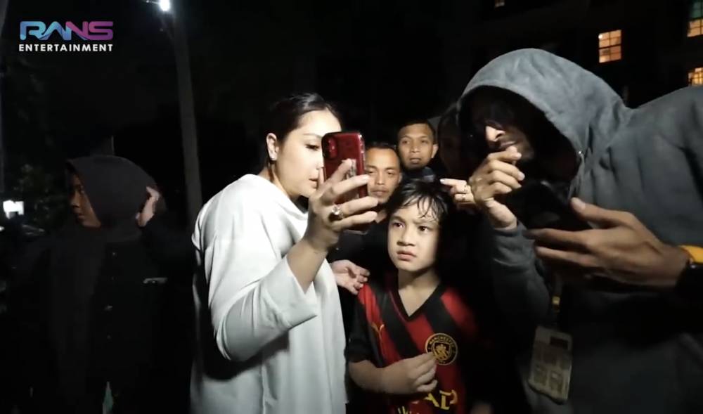 momen Gigi coba filter anime untuk cari hantu (youtube.com/RANS Entertainment)