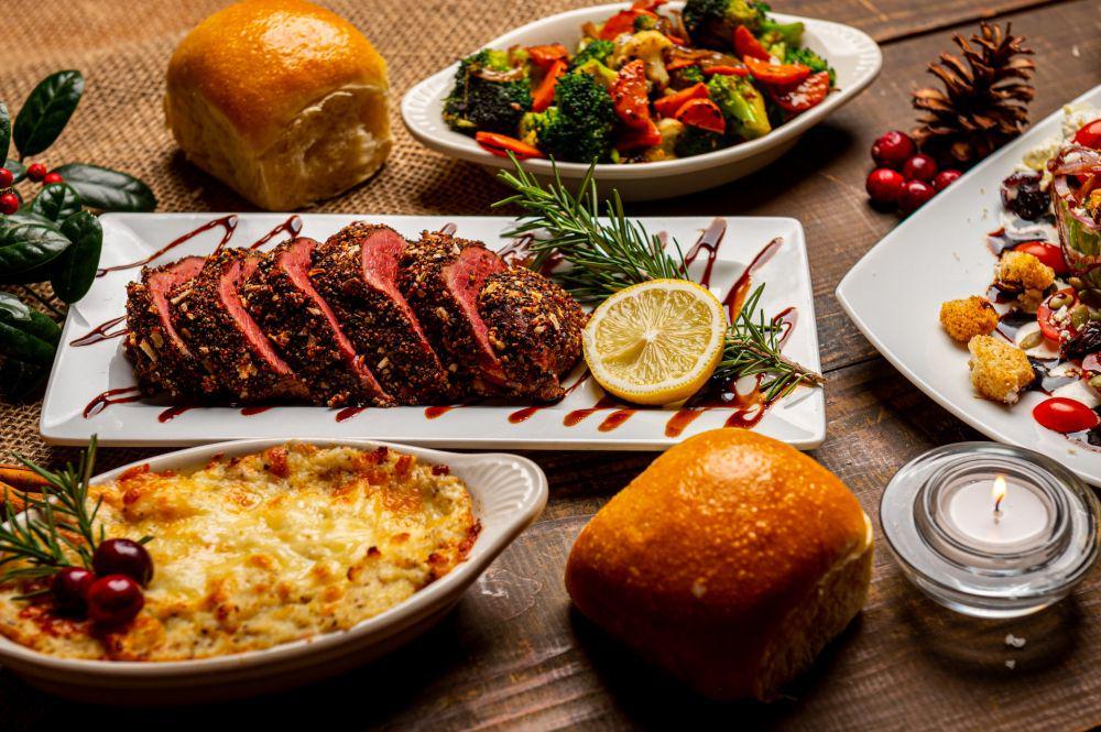 ilustrasi makan malam untuk Natal (unsplash.com/jediahowen)