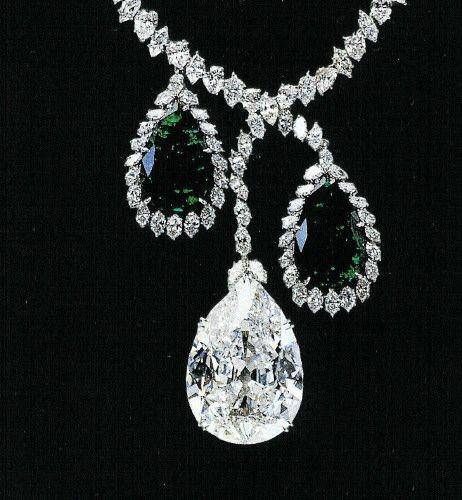 Kalung pertama Star of the East milik Evalyn Walsh McLean (famousdiamonds.tripod.com)