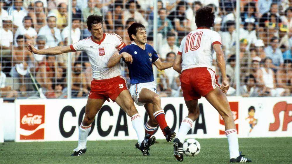 Polandia melawan Prancis di perebutan tempat ketiga Piala Dunia 1982. (fifa.com)