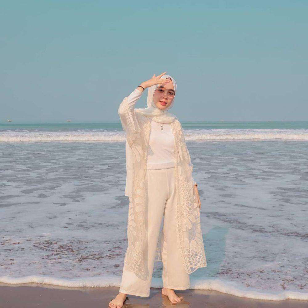 style feminin selebgram Syahla Effendi (instagram.com/syahlaeffendi)